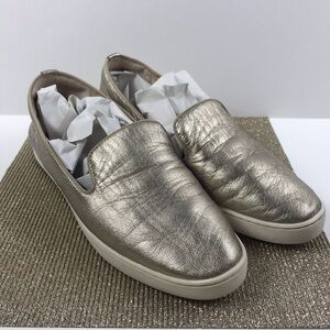 Birdies: Womens slip on gold leather shoes sz10